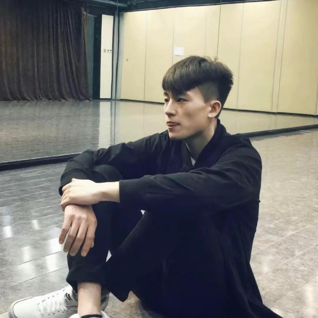 满山猴子我腚最红