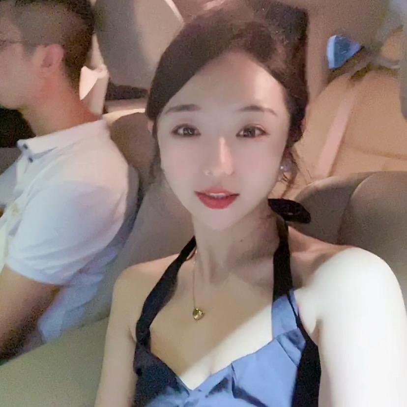 琪宝爱穿搭