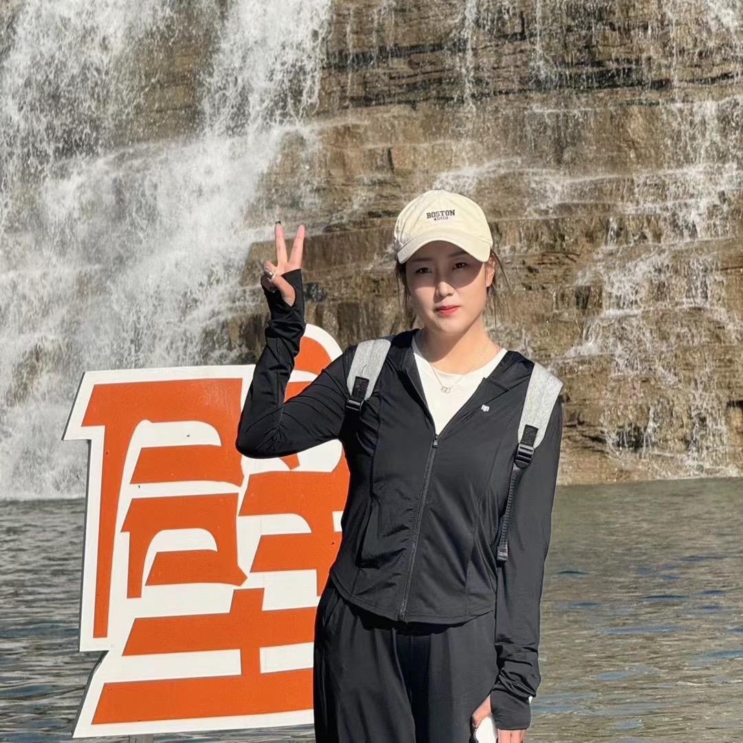 赤壁悬流郝姑娘