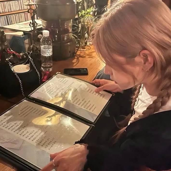 不要碰我头发！