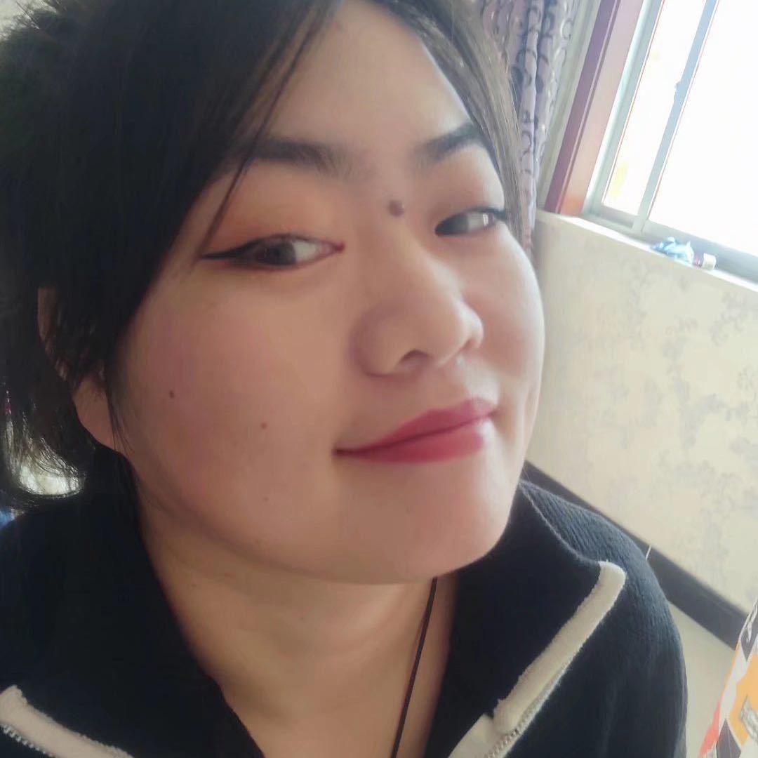 小伟爱吃嘴