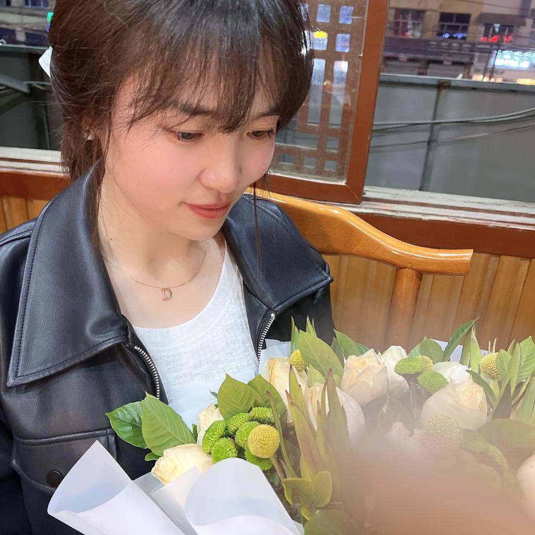 张玲🍀
