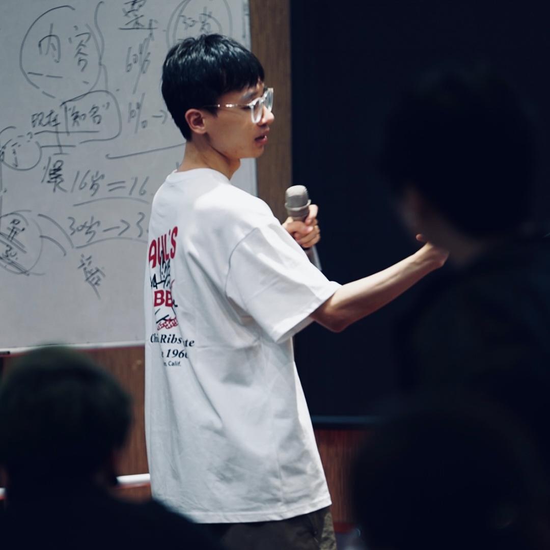 林杰。
