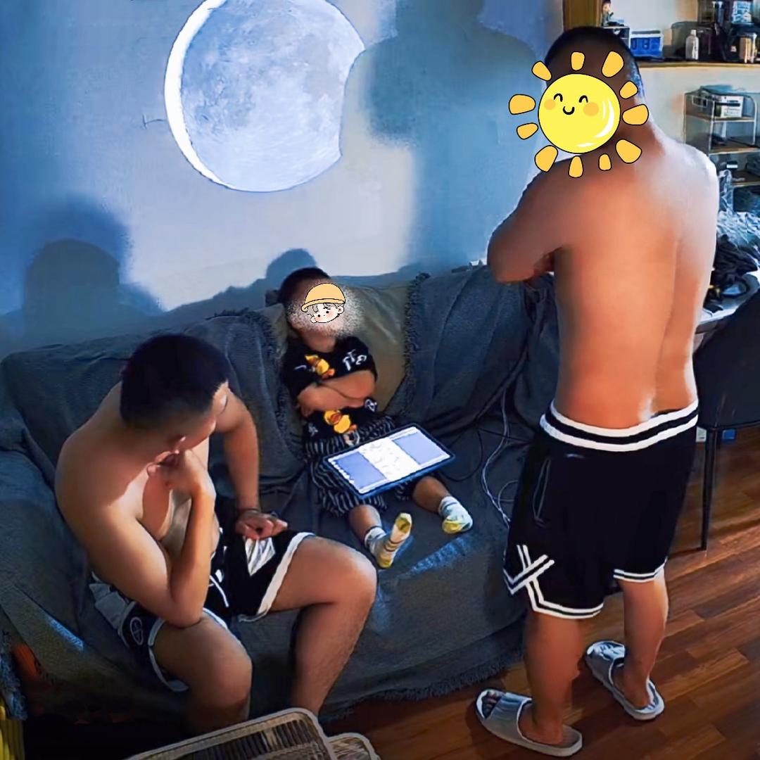 三文鱼蘸辣根日常