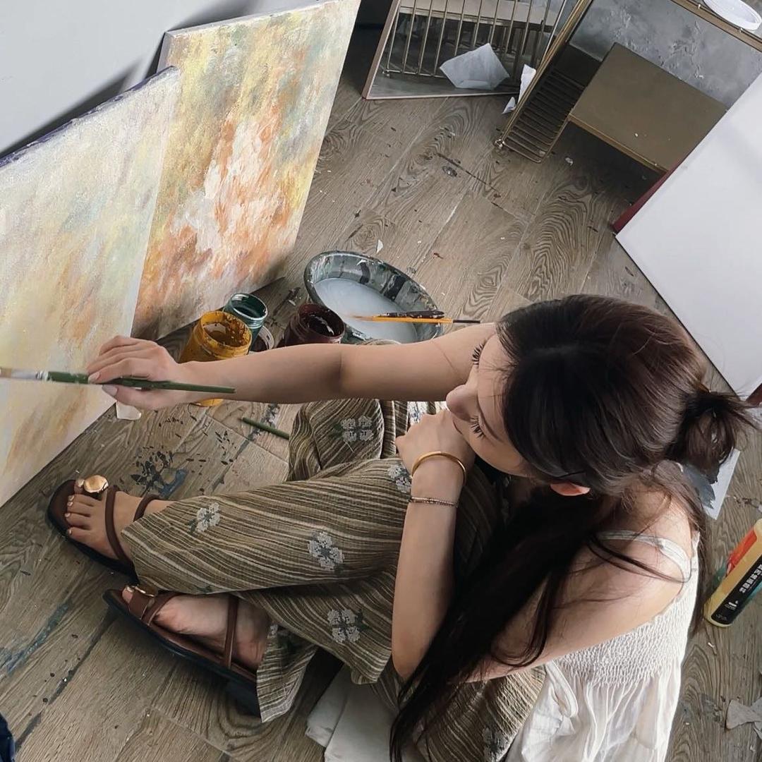 爱画画的小黄