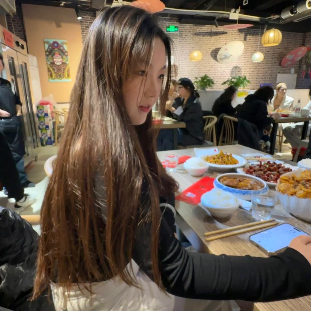 ᵃ脸1⃣️点也不圆.
