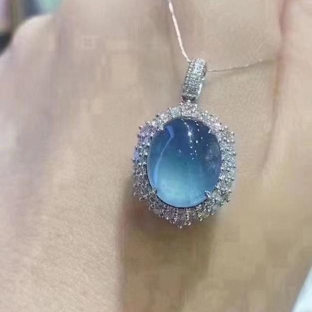 翡翠手镯蓝波万