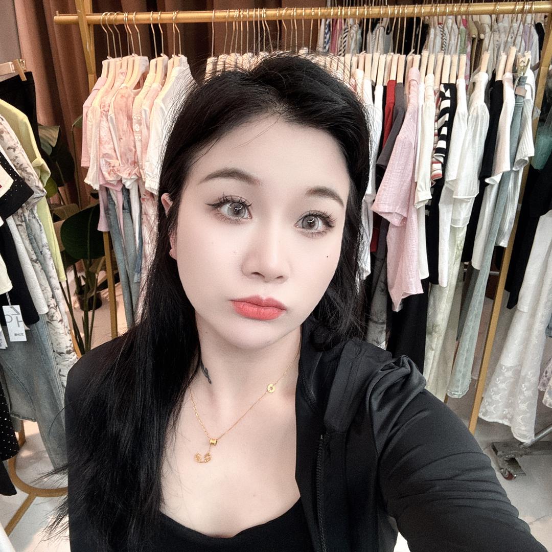 婷婷品牌女装折扣店