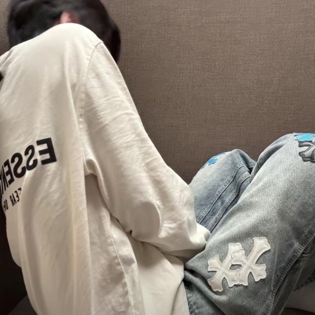 𝒆𝒍𝒆𝒗𝒆𝒏