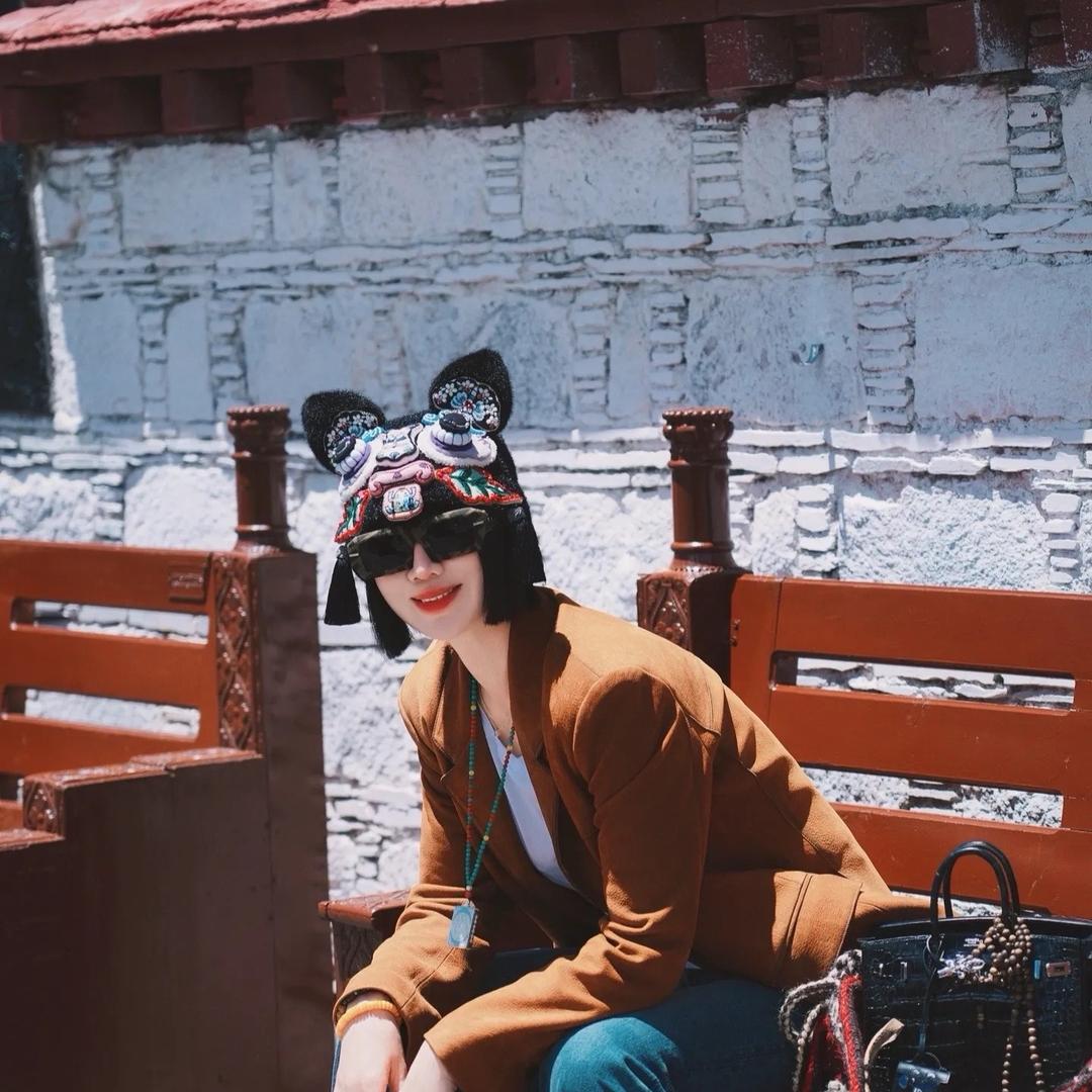 宫小妍女装穿搭专柜