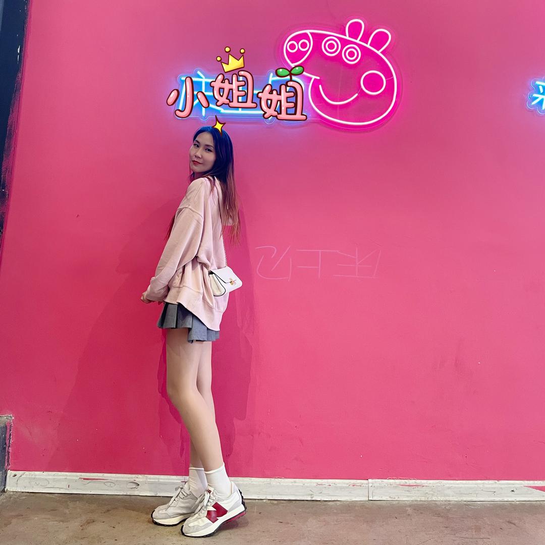 宋宋哐哧逛吃