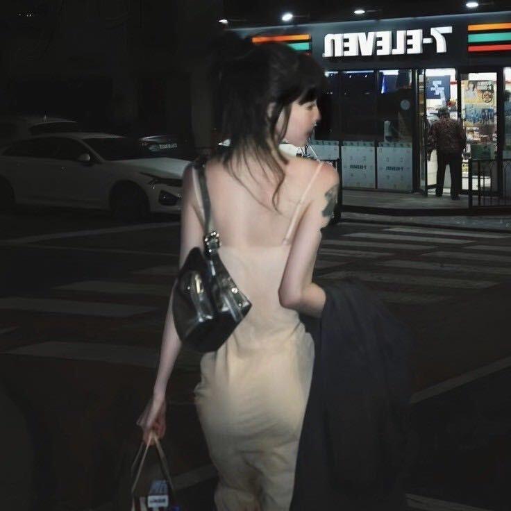 炎妍