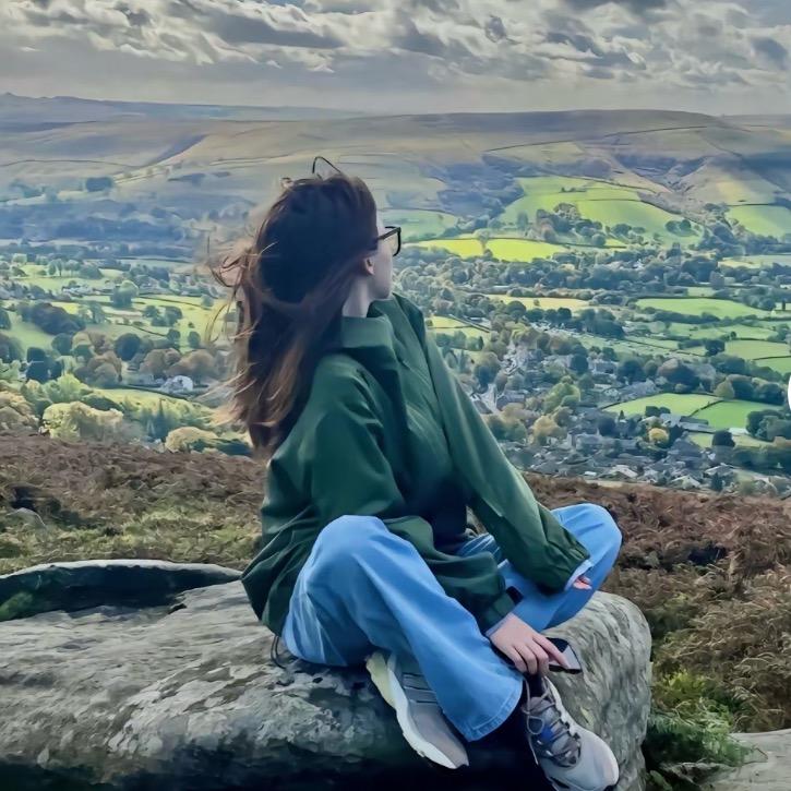 在义乌做头饰的冉冉