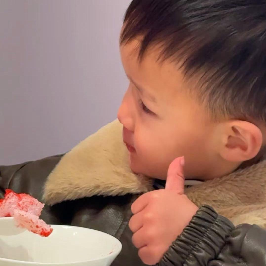 飞飞哥（见过庞麦郎真人版）