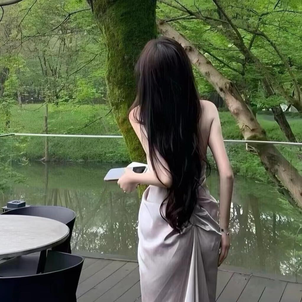 配  角.🕷