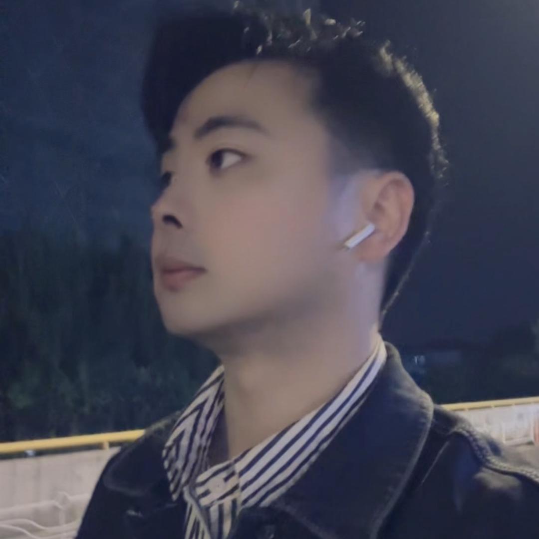 莫初