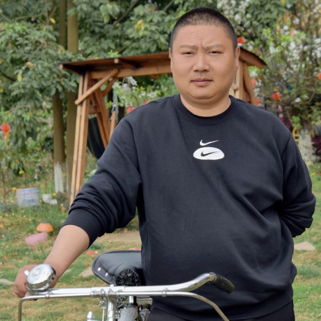 英英李子苗