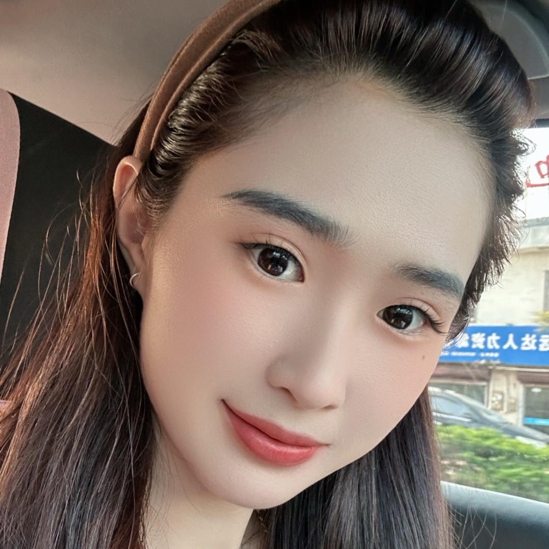 雅婷呀(ง •̀_•́)ง