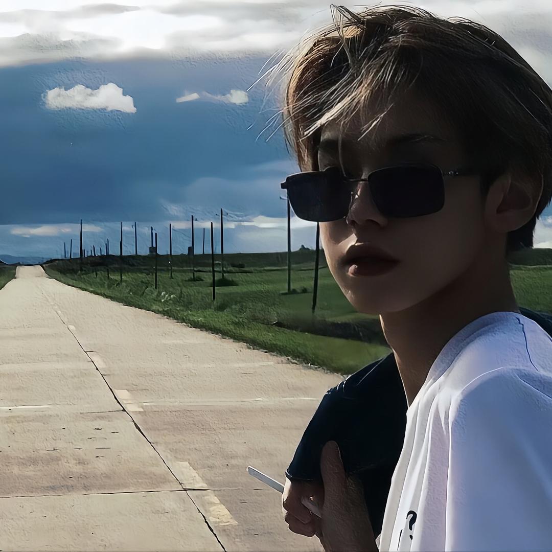 爱吃枸杞的小闫。