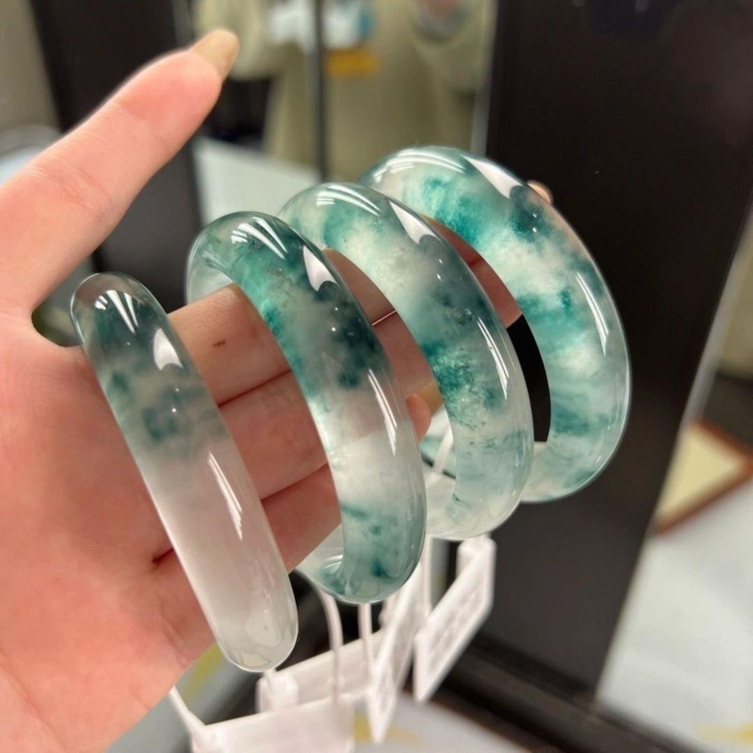昕诺翡翠手镯