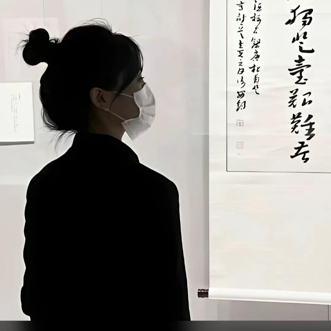 玫瑰吻月亮🌙