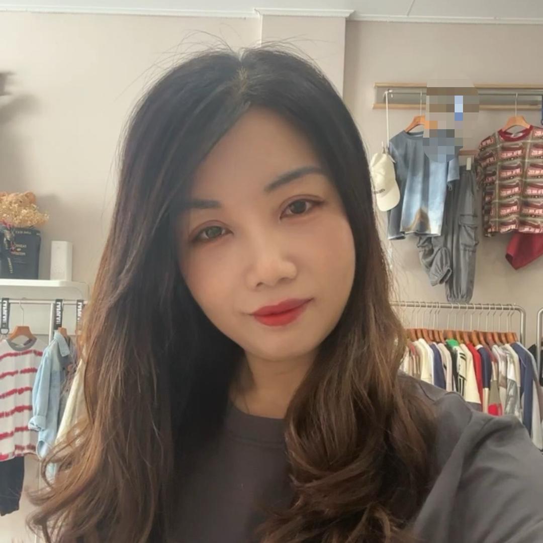 红姐 （金色童年童装店）