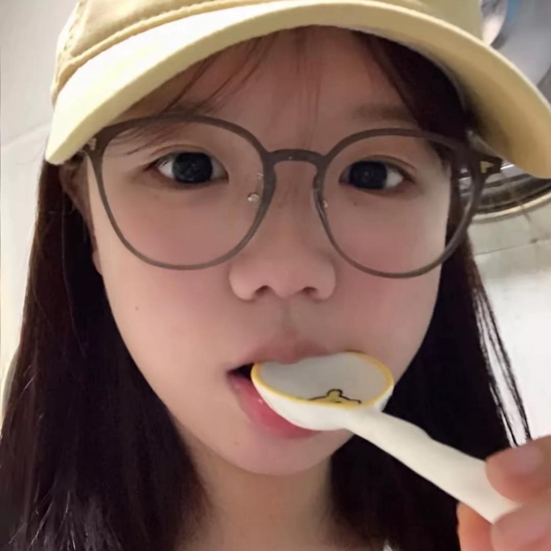 不吃折耳根.