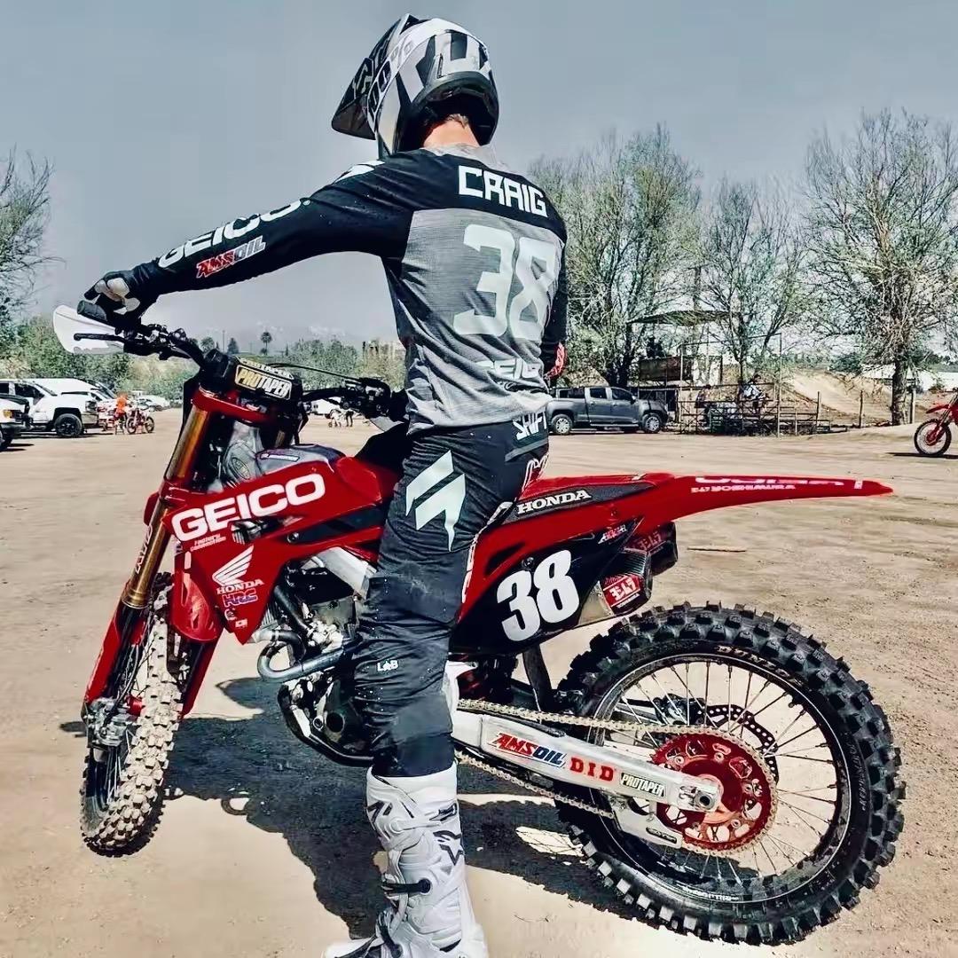 𝓰𝓮𝓵𝓾𝓸.