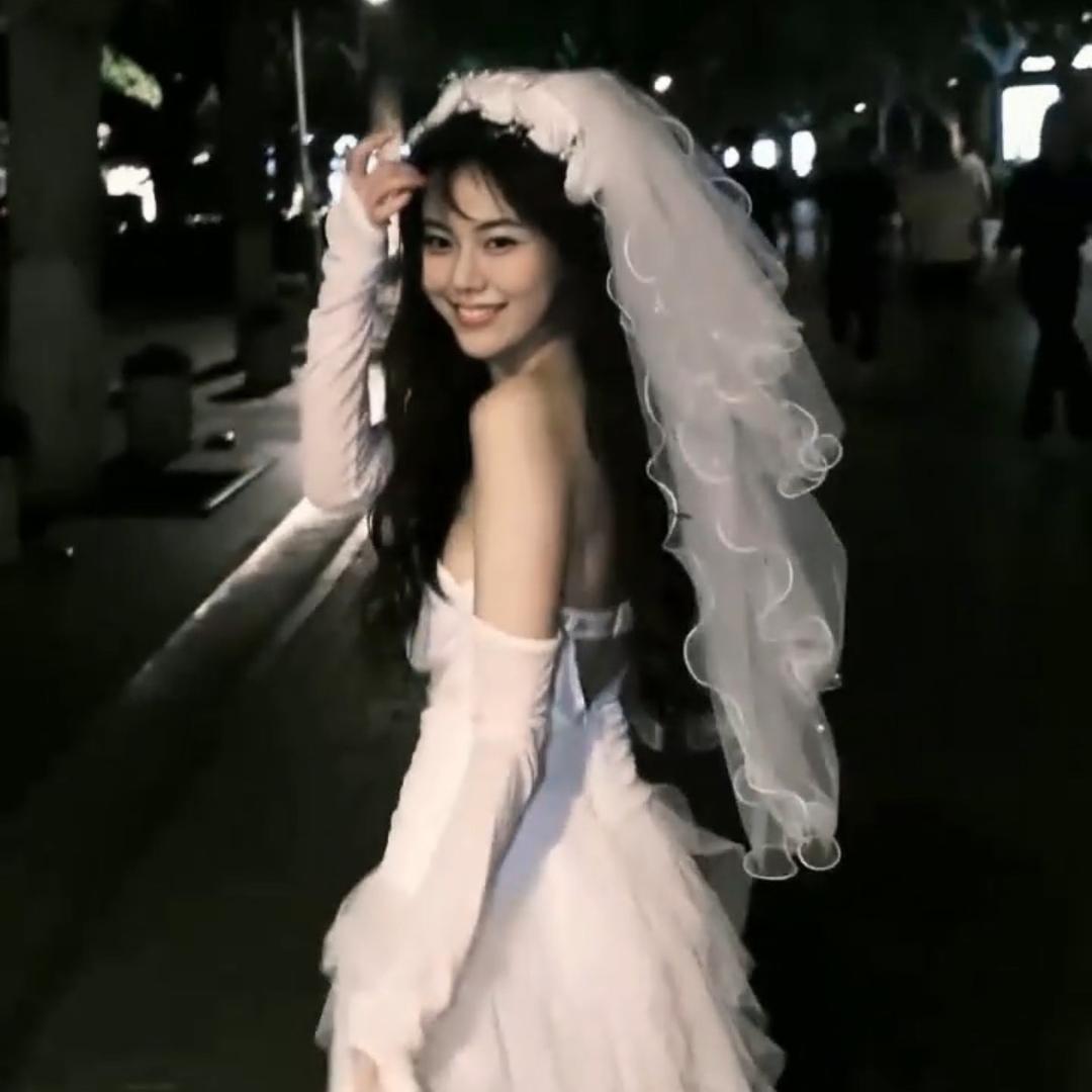 凌晨.