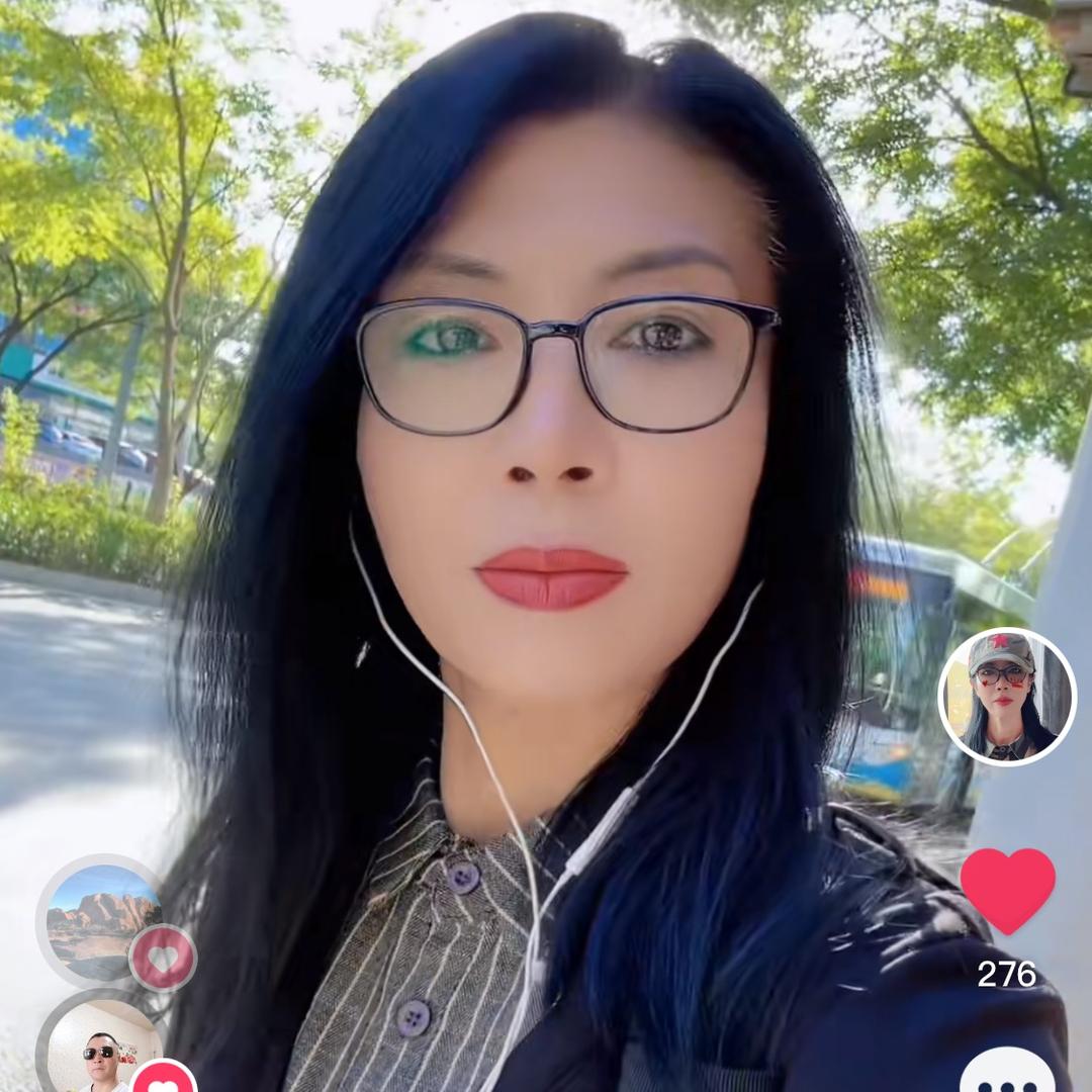 贺姐爬行