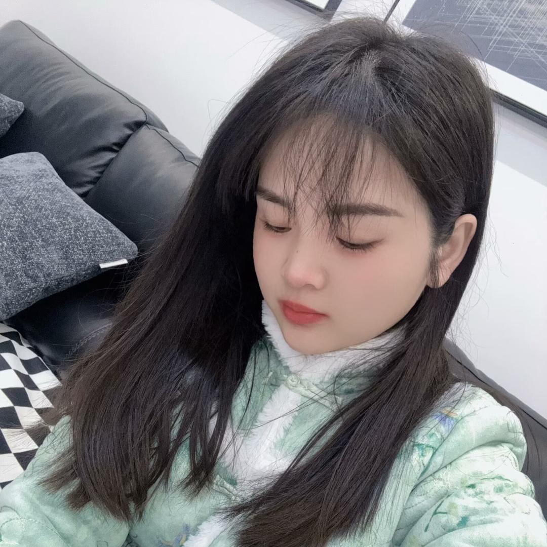 阳光下的女孩👧