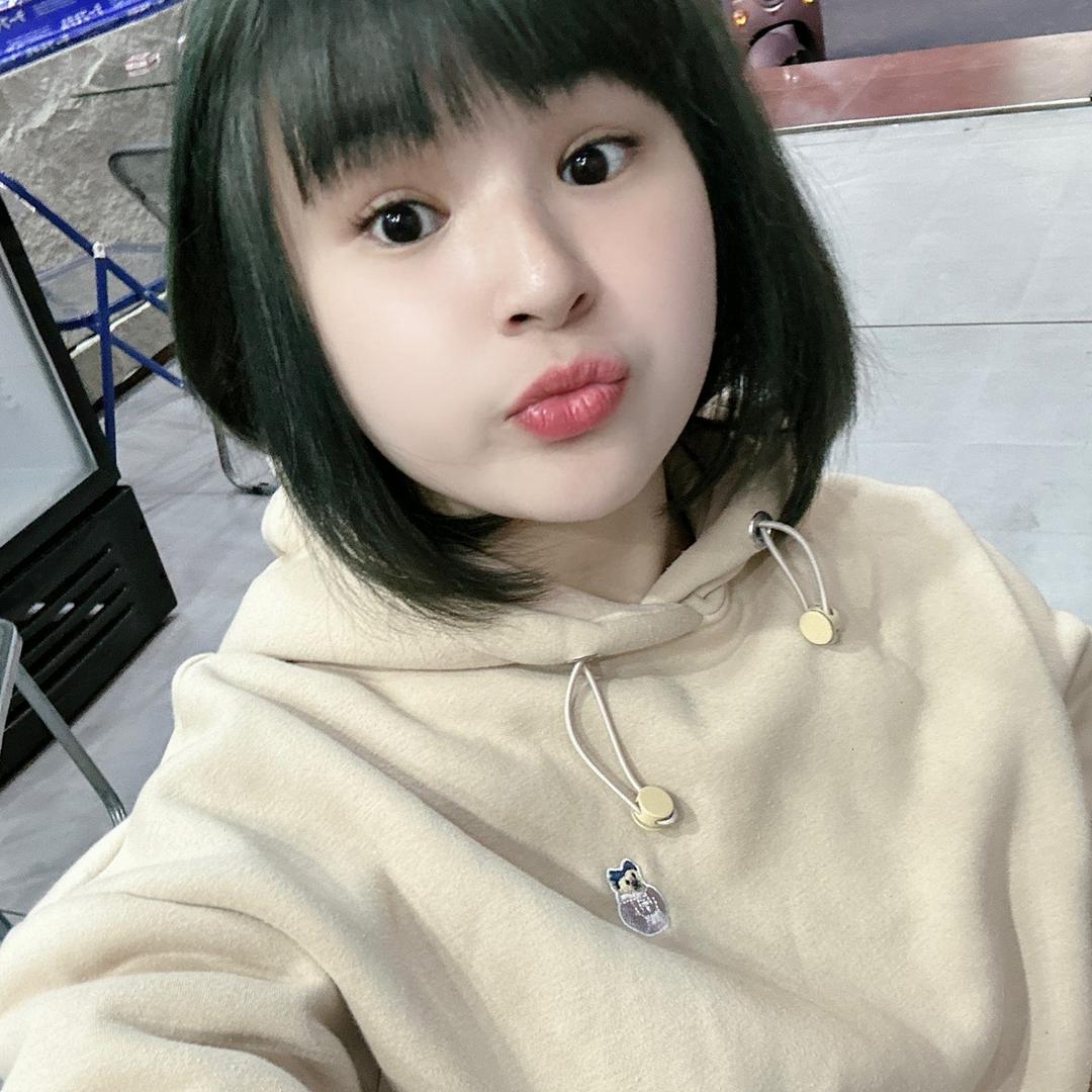 L诗诗