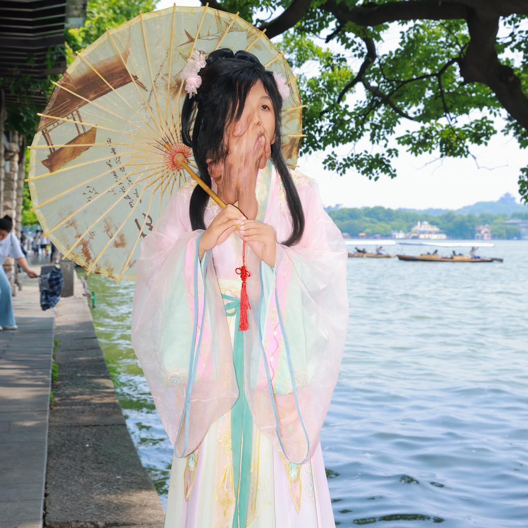 梅子吖