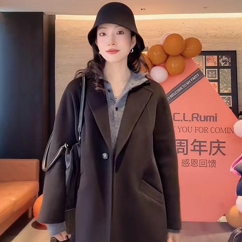 幸运燕儿(轻奢衣品)