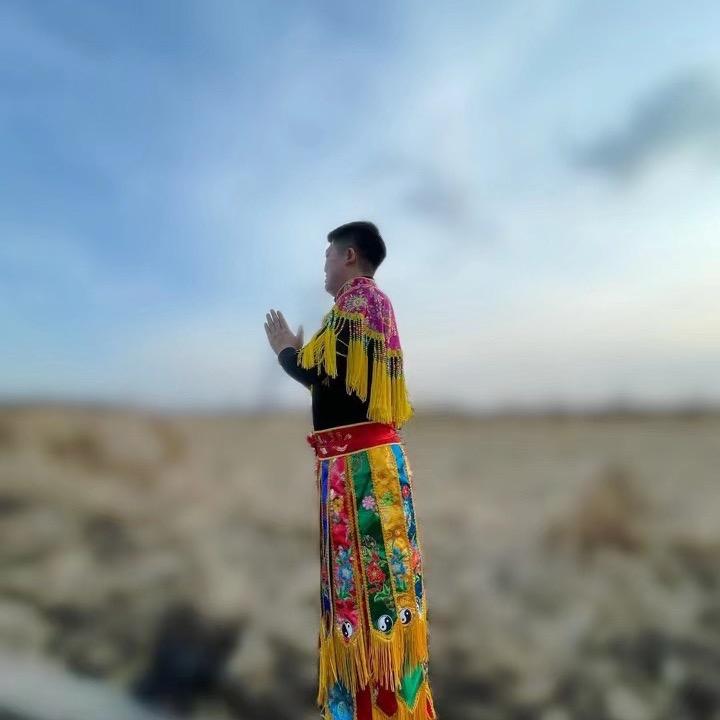 传香🦊双跨先生🎣