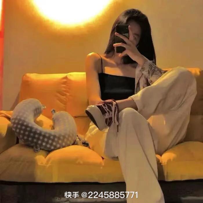 小小一只兔？？？？？？