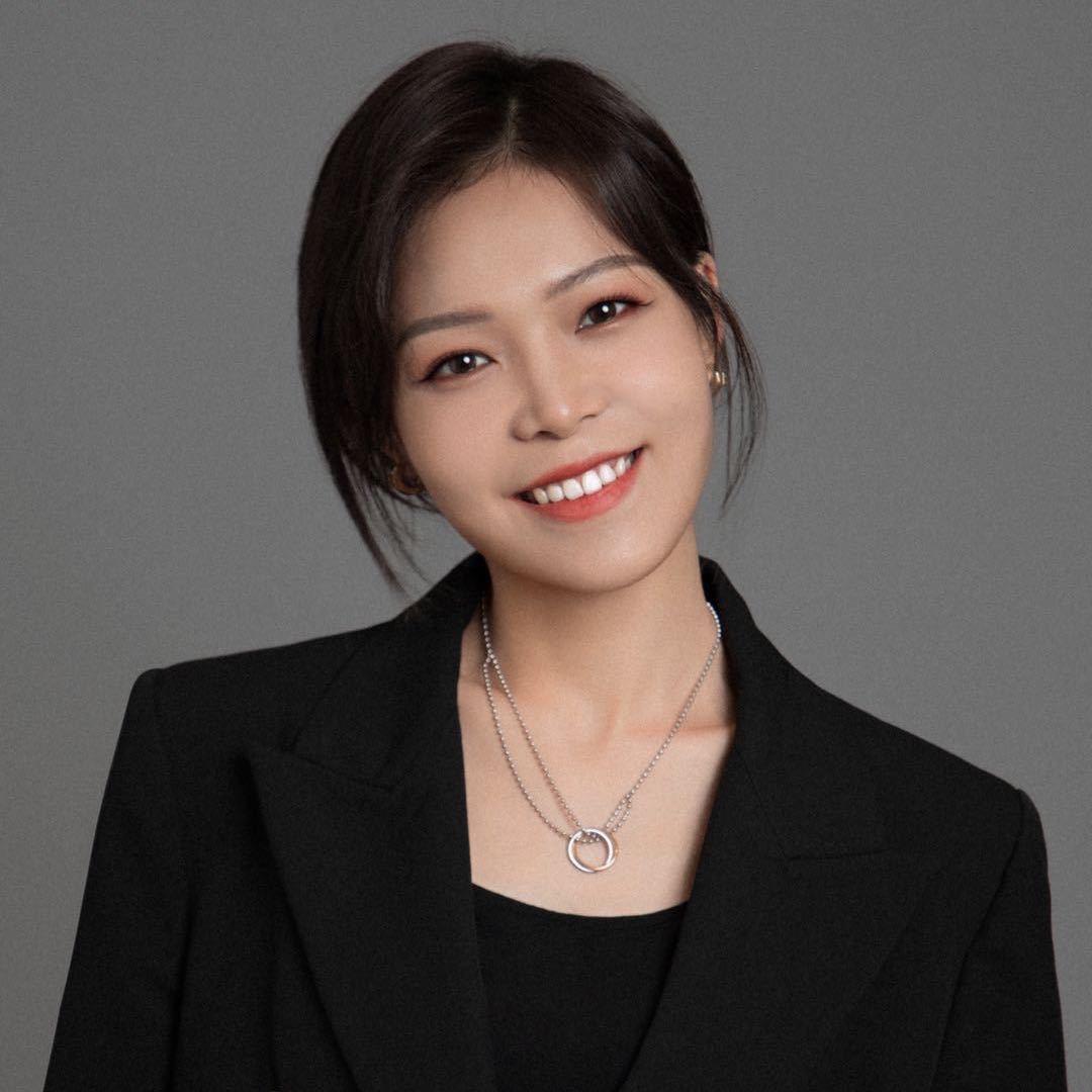 长沙国金女设计师乔露