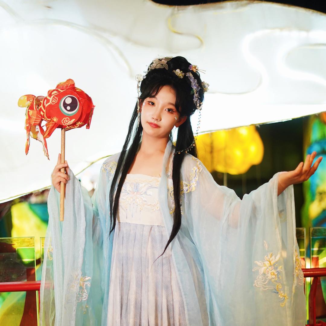 娜erい八月前奏/