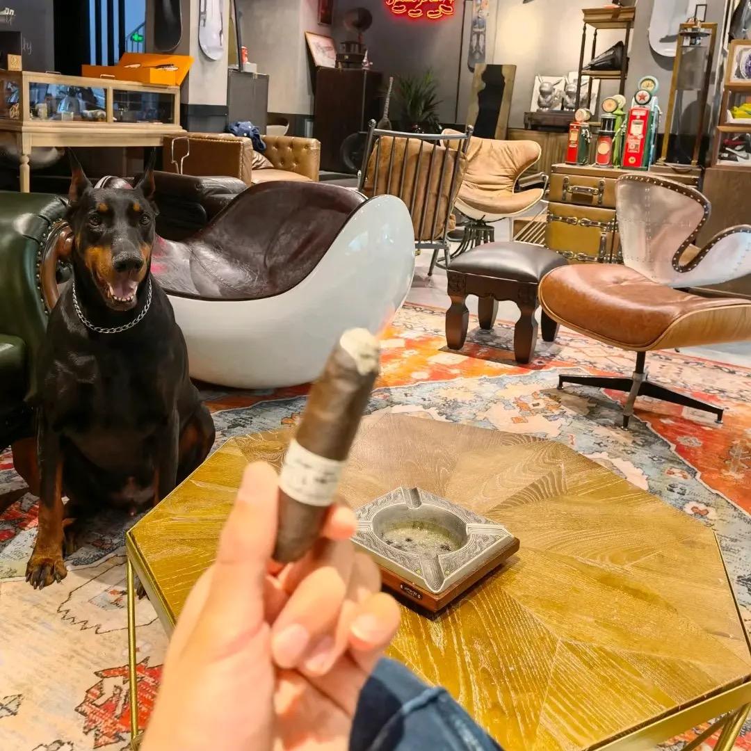 爱喝茶的男孩