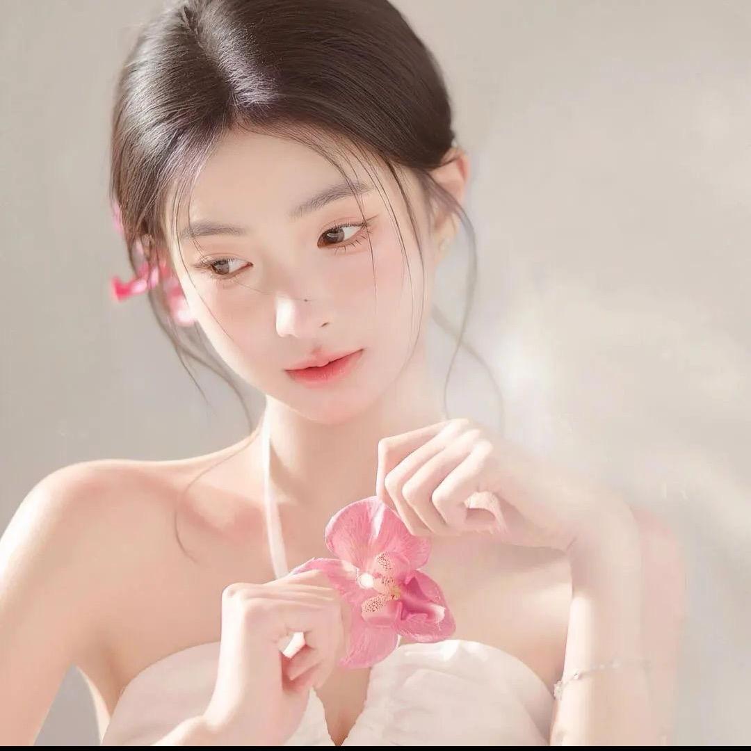 嫚头像