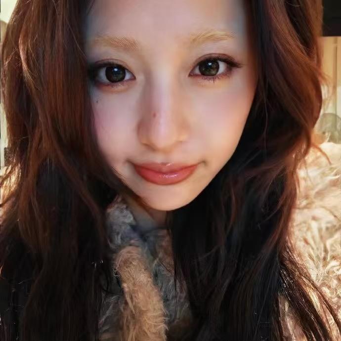 连告别都双手插兜的女人