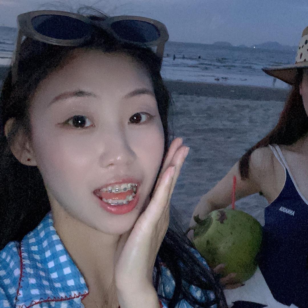 钢牙妹儿
