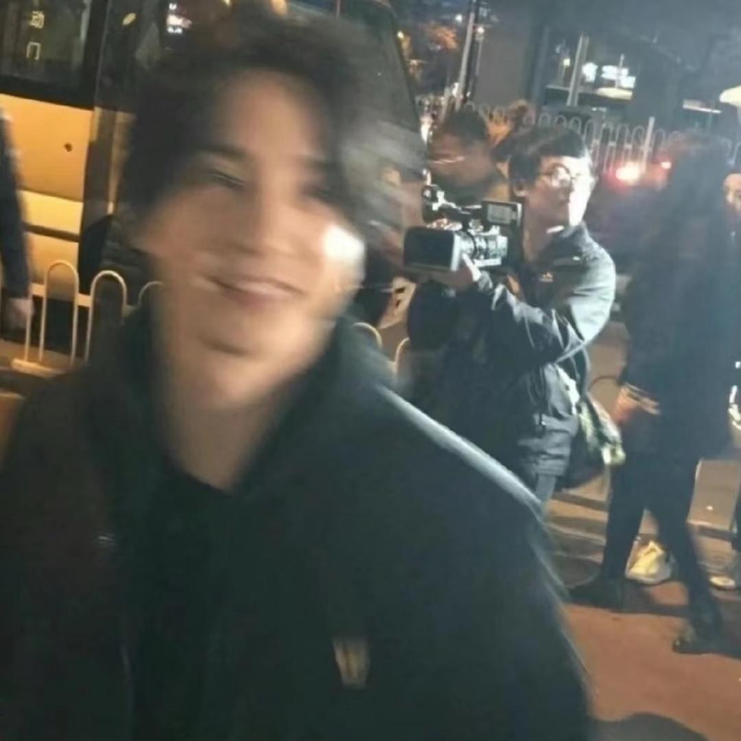 小狗怕冷暴力