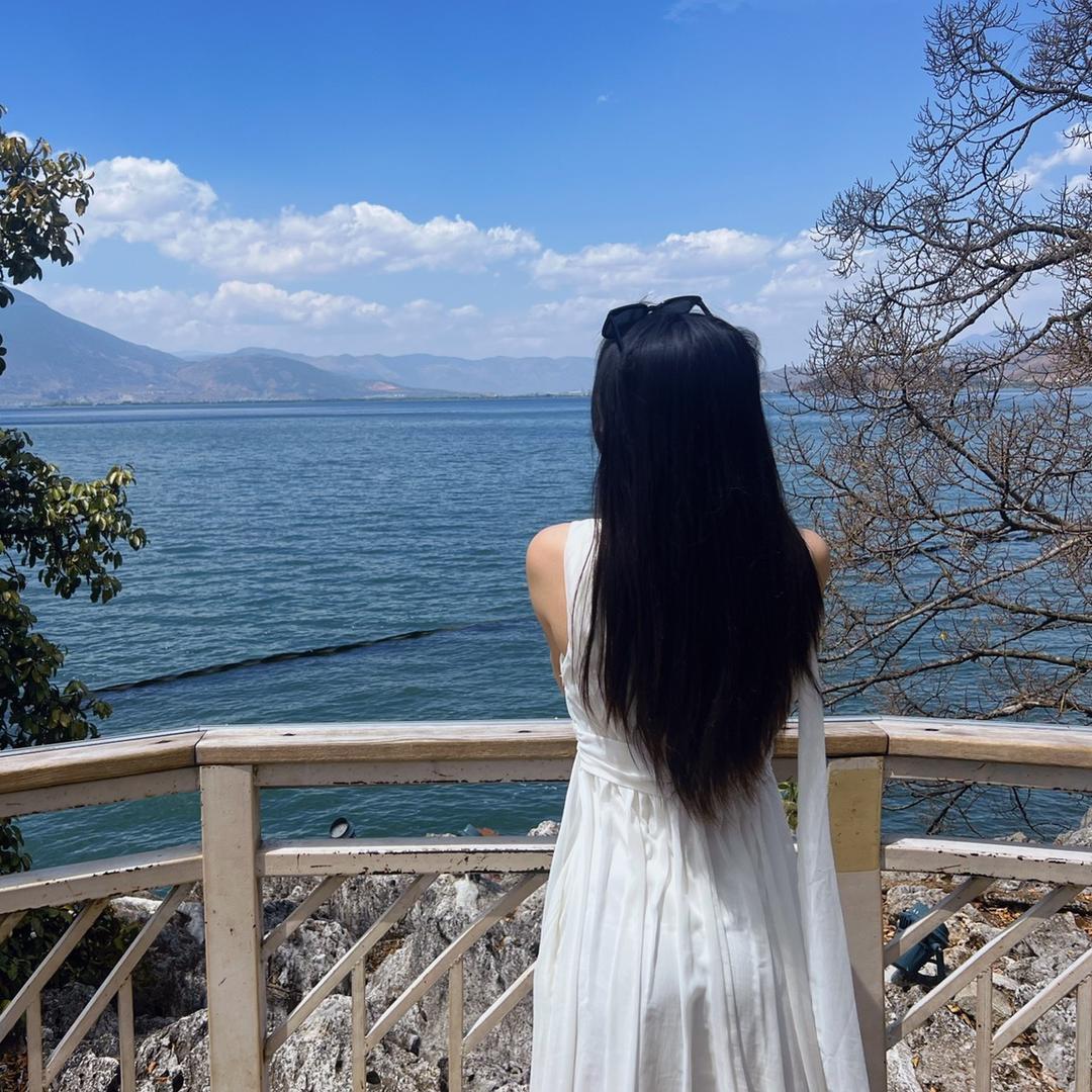 佳芮.
