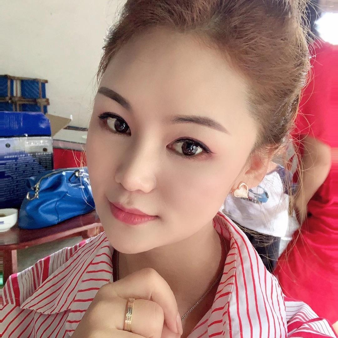 “烤梨先生”饮品店