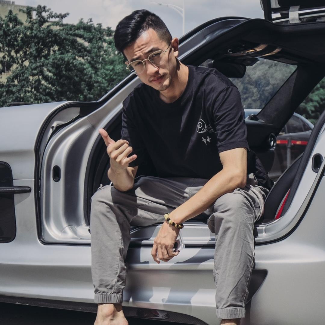 6哥撩车