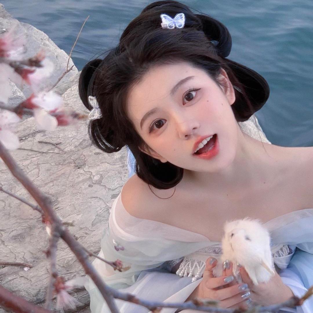 萌菲睡不醒
