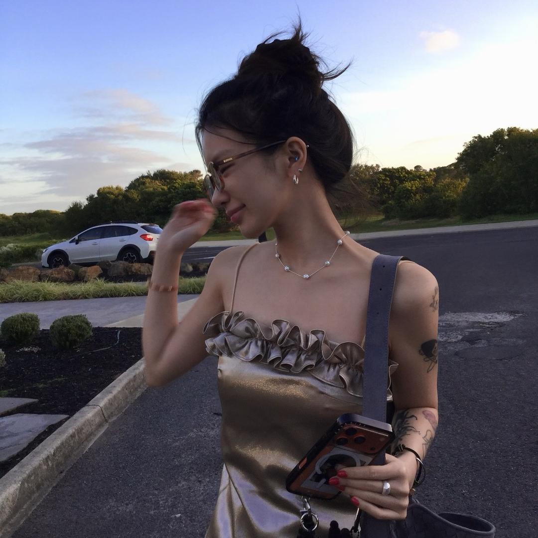 王饱饱不戴帽子