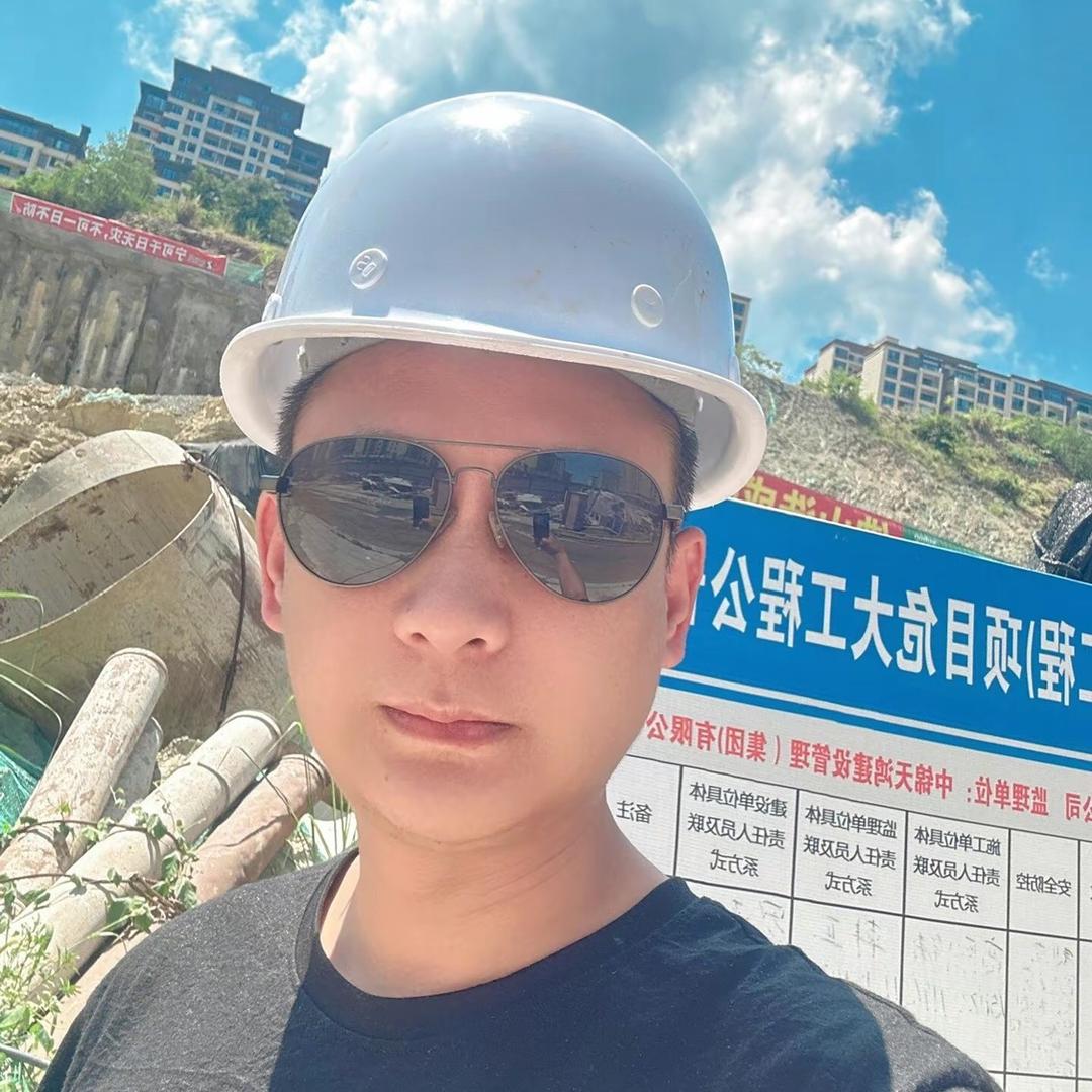 建别墅的小哥哥
