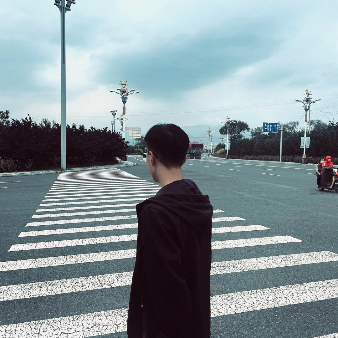 .白.